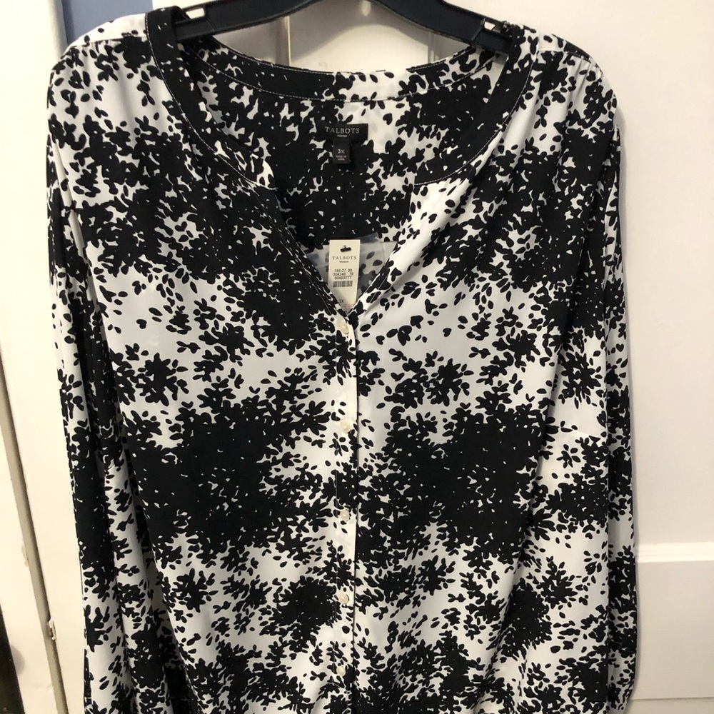 Talbots black and white floral blouse size 3x, NWT.